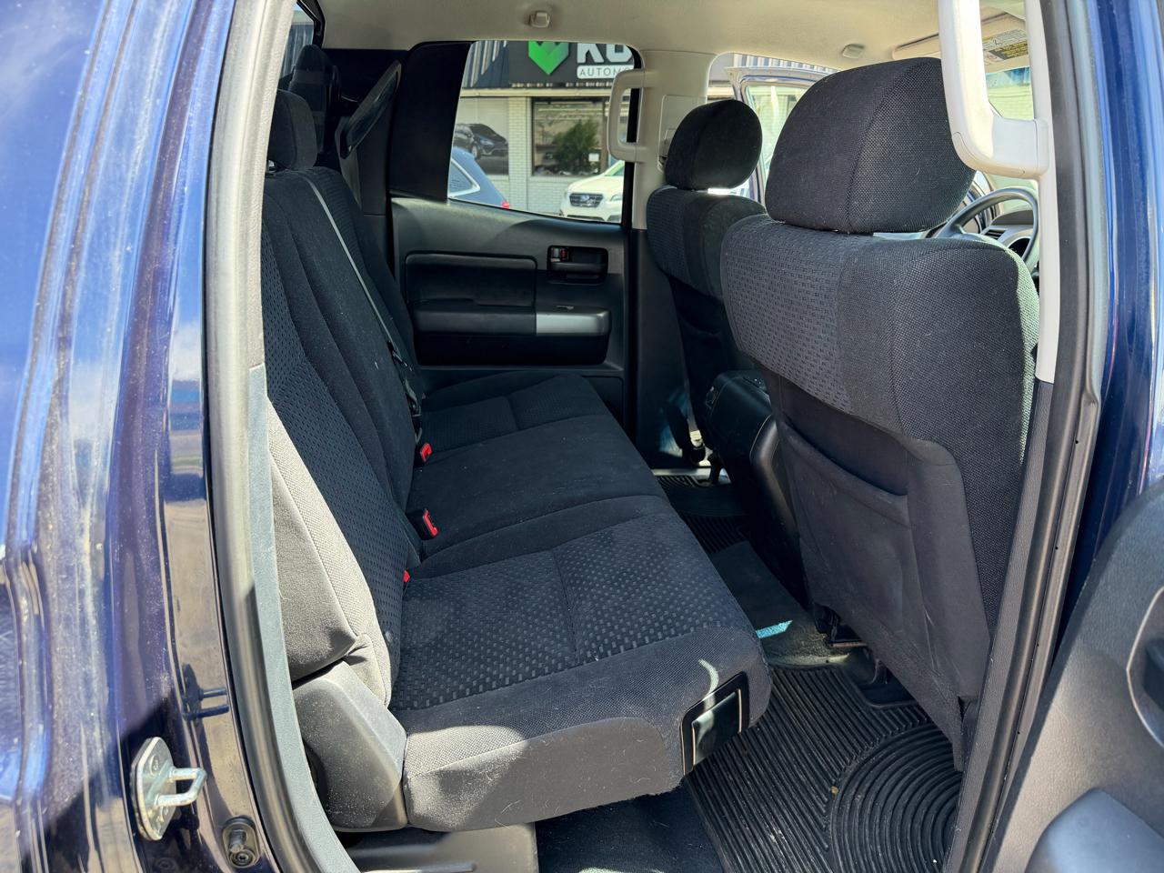Toyota Tundra 4WD Truck Dbl 5.7L FFV V8 6-Spd AT (Natl) 2010