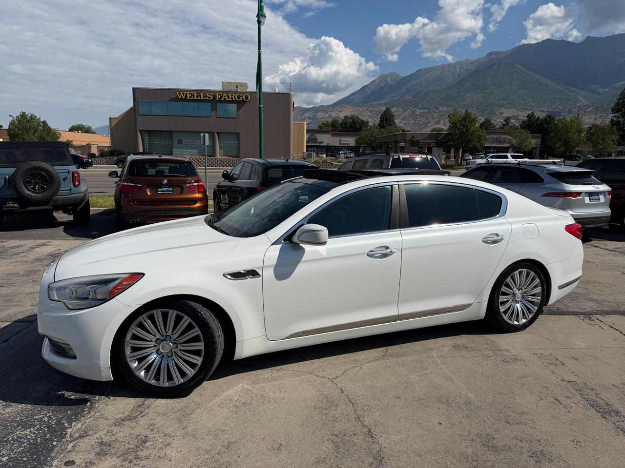 Kia K900 4dr Sdn Premium 2015