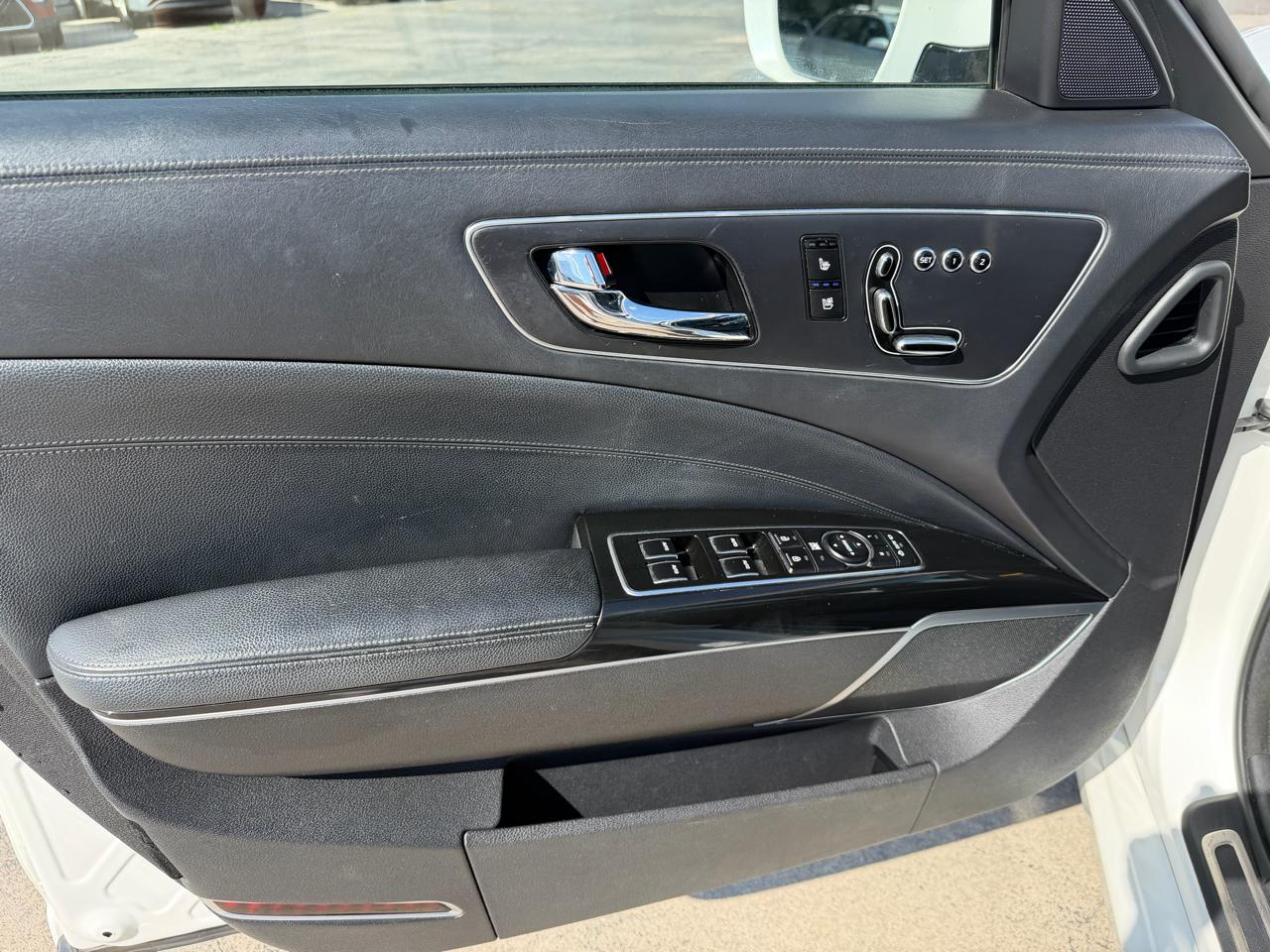 Kia K900 4dr Sdn Premium 2015