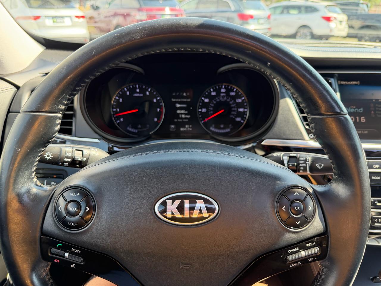 Kia K900 4dr Sdn Premium 2015