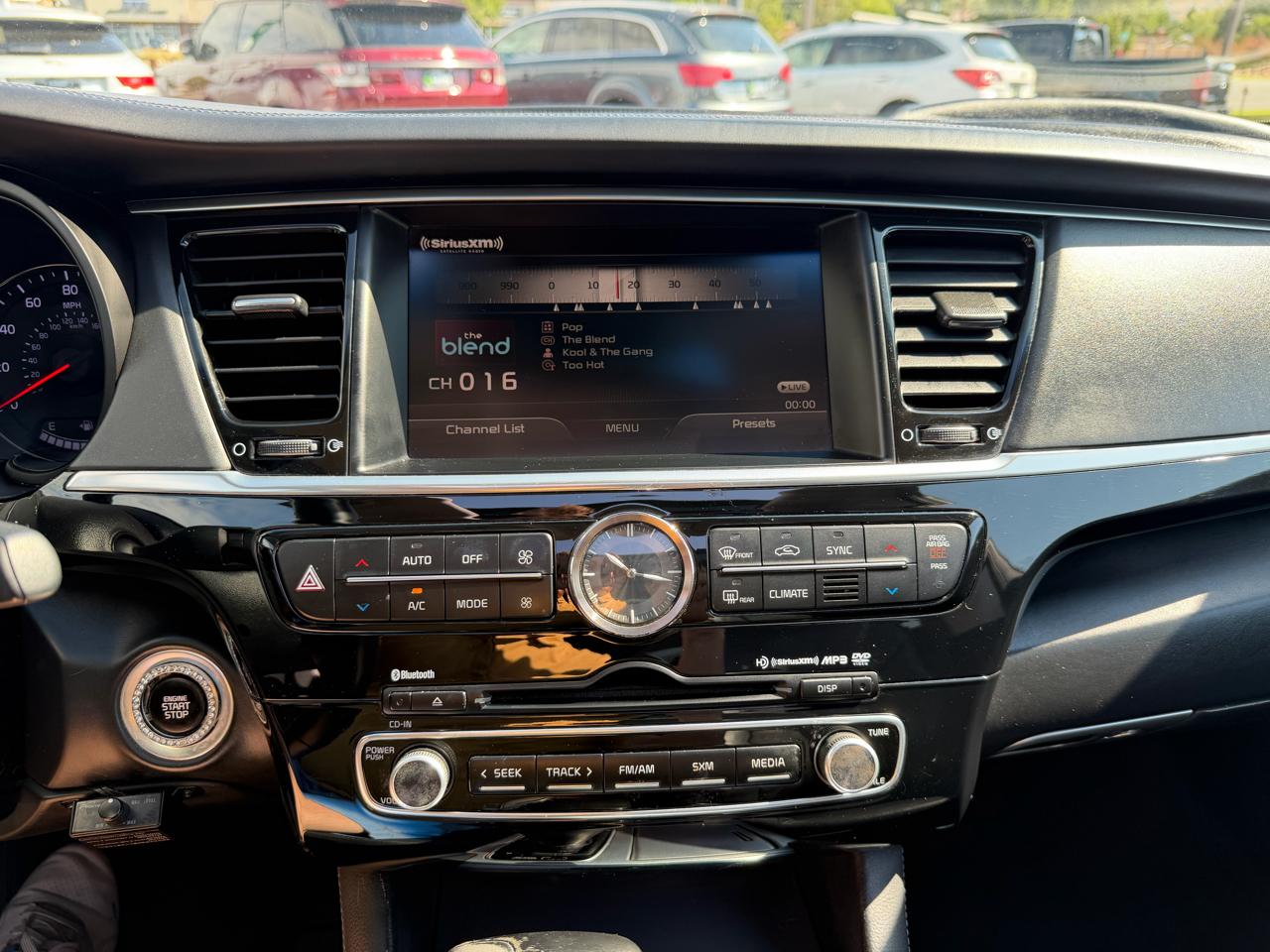 Kia K900 4dr Sdn Premium 2015