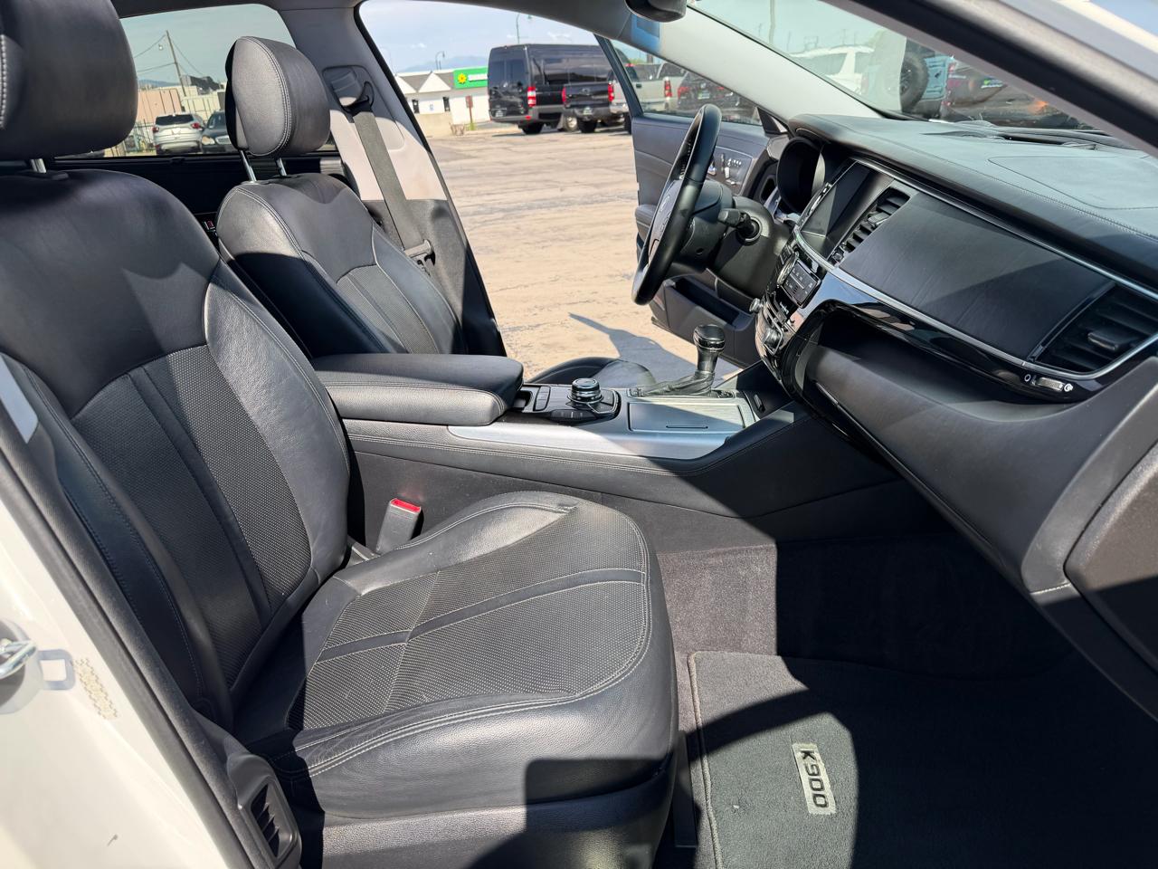 Kia K900 4dr Sdn Premium 2015