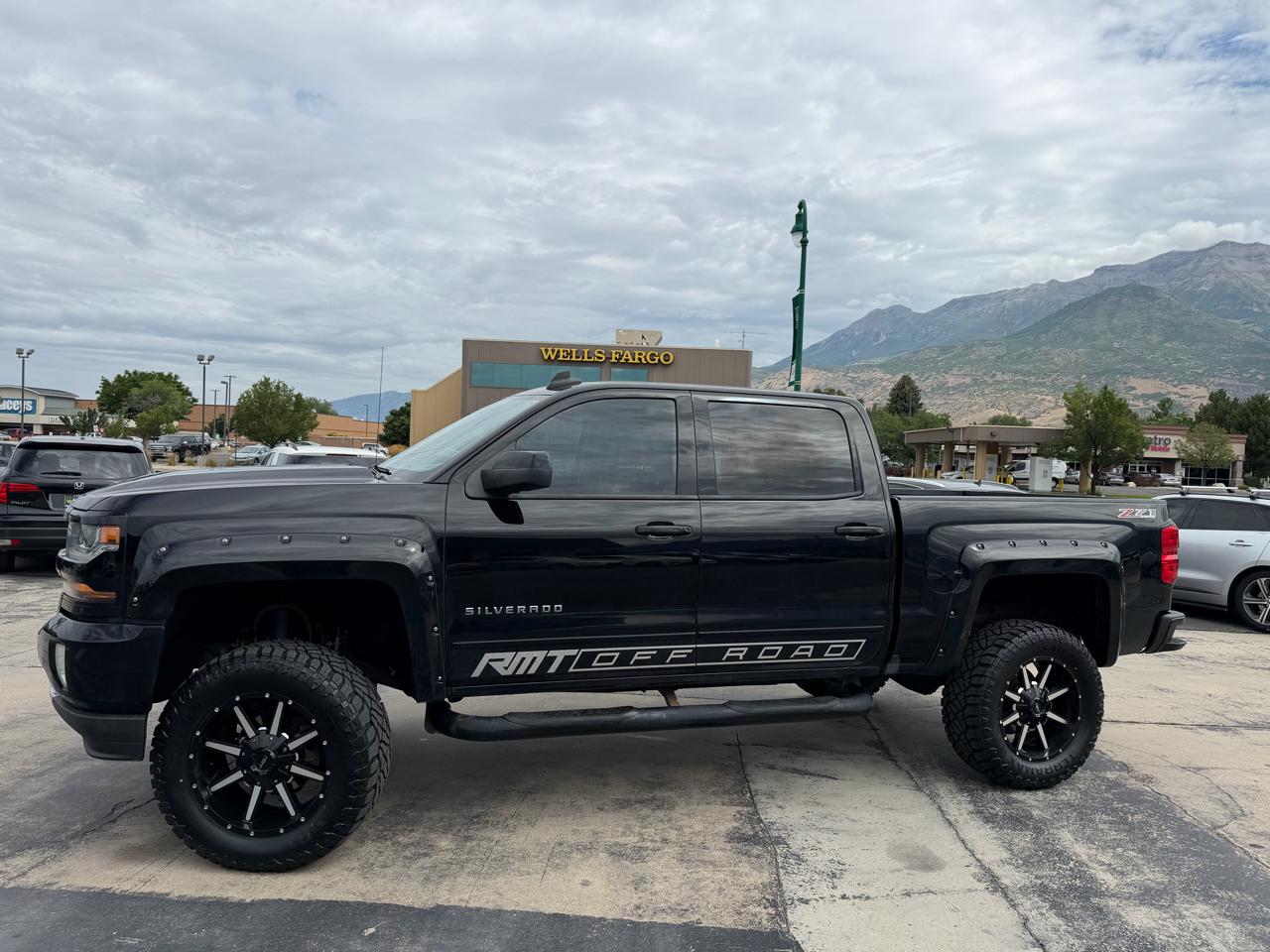 Chevrolet Silverado 1500 4WD Crew Cab 143.5" LT w/2LT 2017