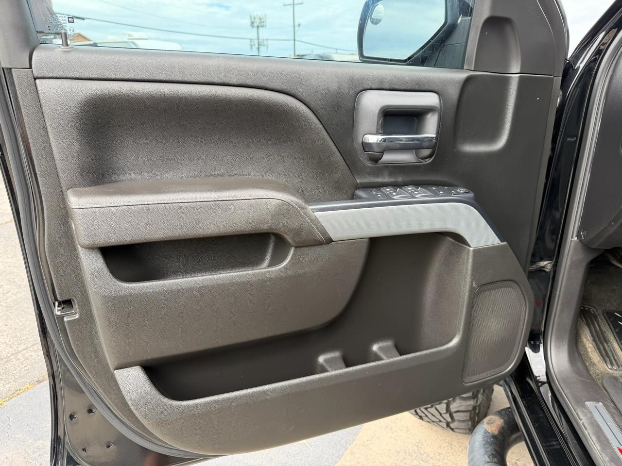 Chevrolet Silverado 1500 4WD Crew Cab 143.5" LT w/2LT 2017