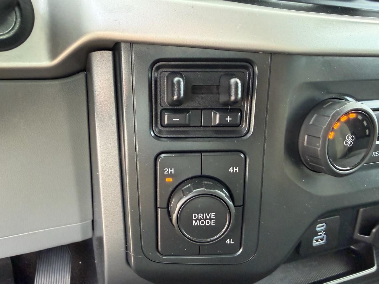 Ford F-150 4WD SuperCrew 145" XLT 2022