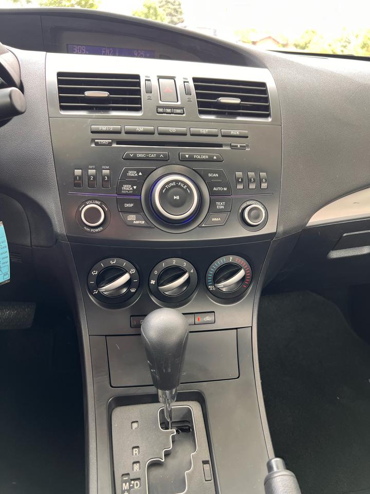 Mazda MAZDA3 4dr Sdn Auto i Touring *Ltd Avail* 2012