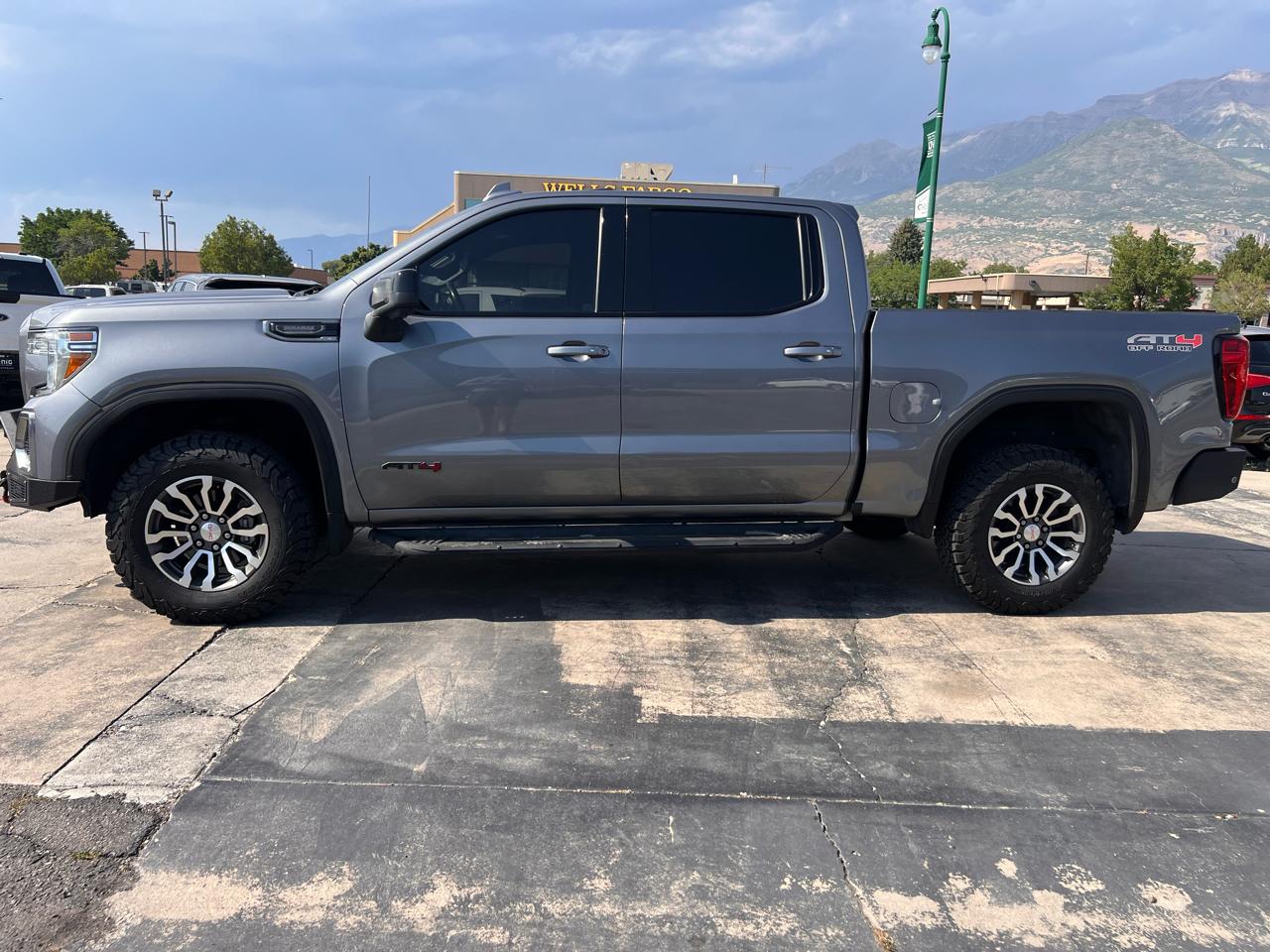 GMC Sierra 1500 4WD Crew Cab 147" AT4 2020