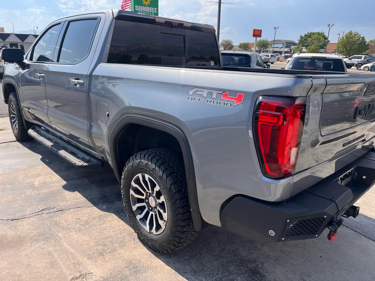 GMC Sierra 1500 4WD Crew Cab 147" AT4 2020