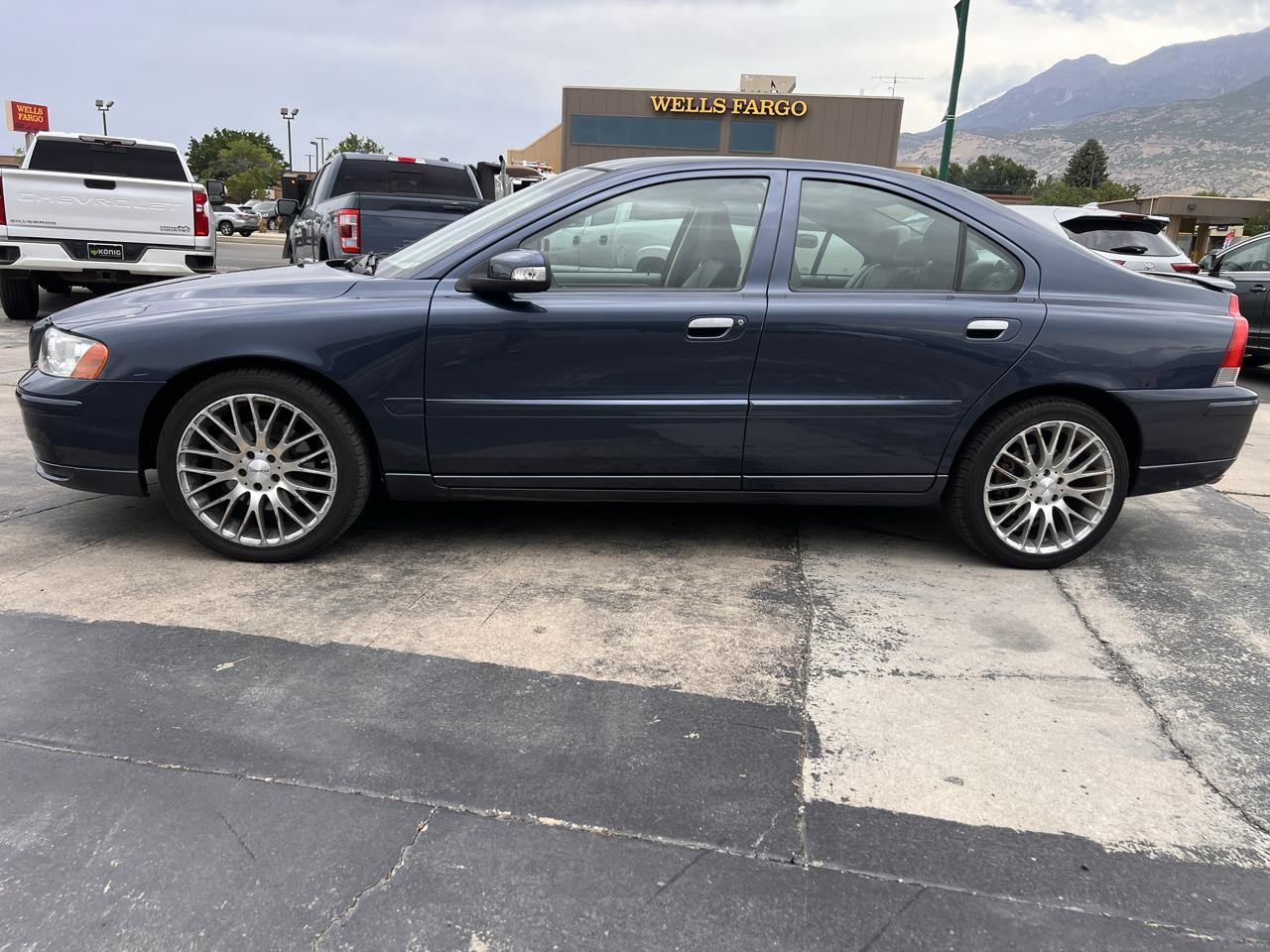 Volvo S60 4dr Sdn 2.4T FWD w/Snrf 2008