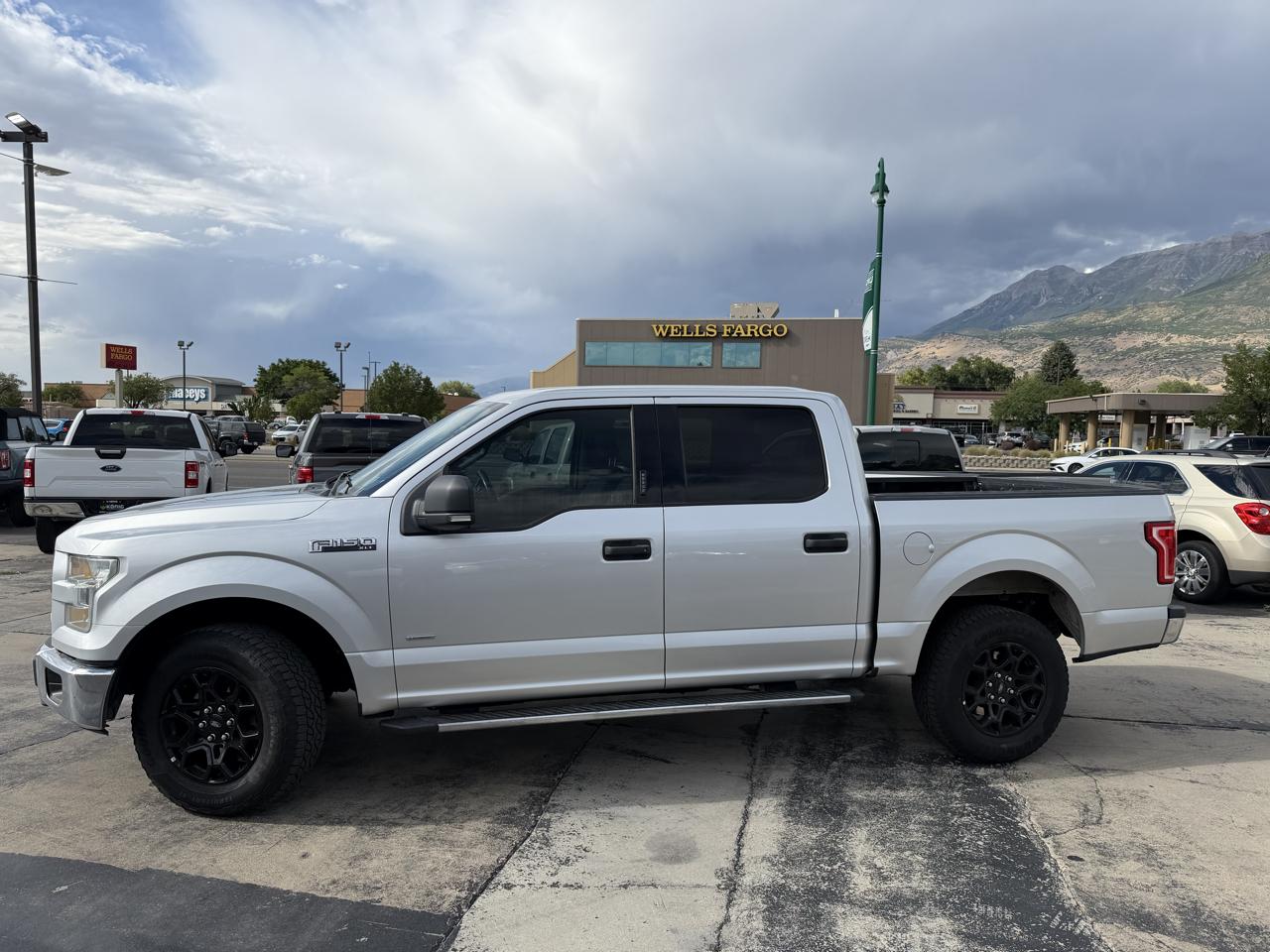 Ford F-150 4WD SuperCrew 145" XLT 2015