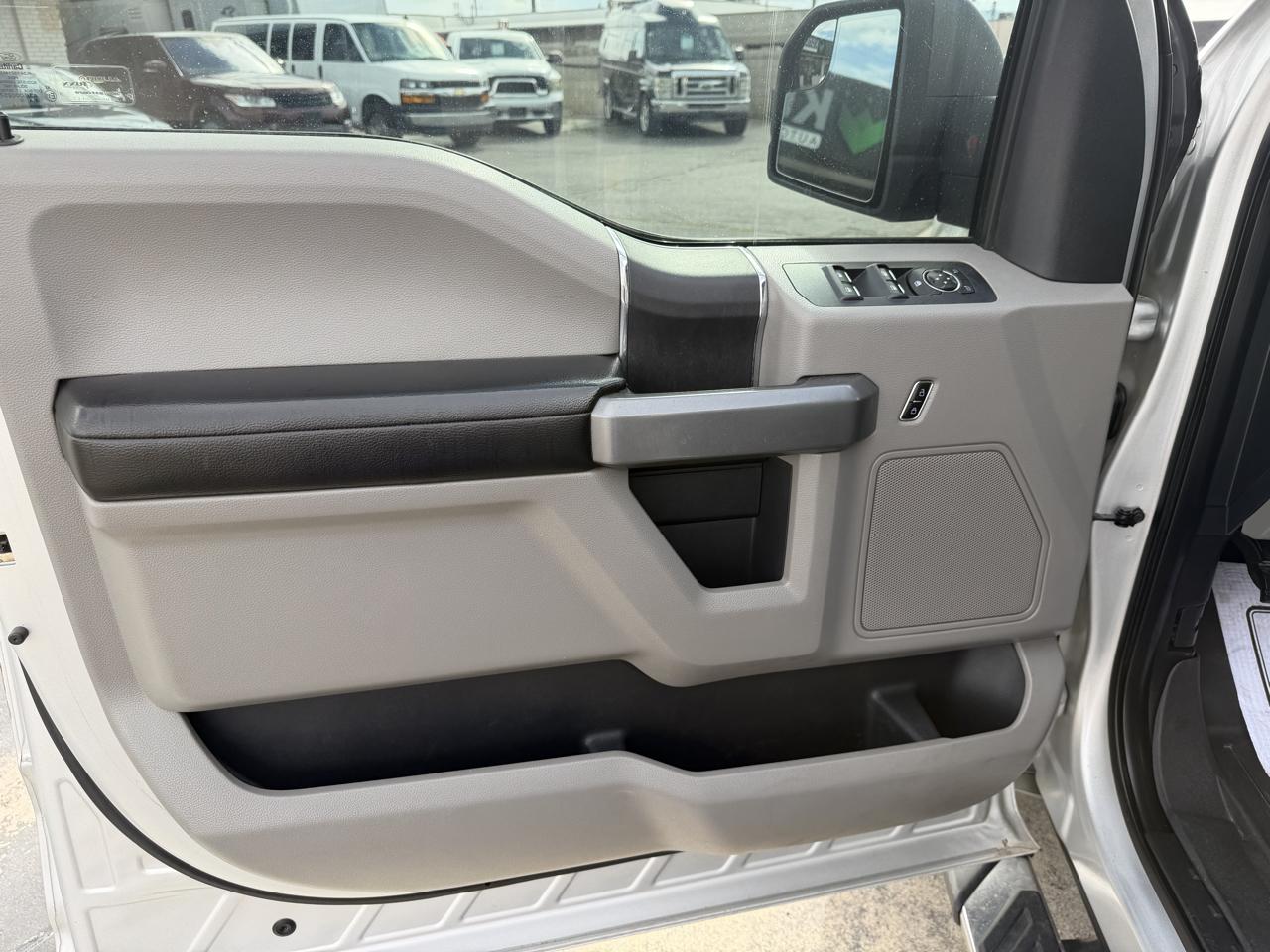 Ford F-150 4WD SuperCrew 145" XLT 2015