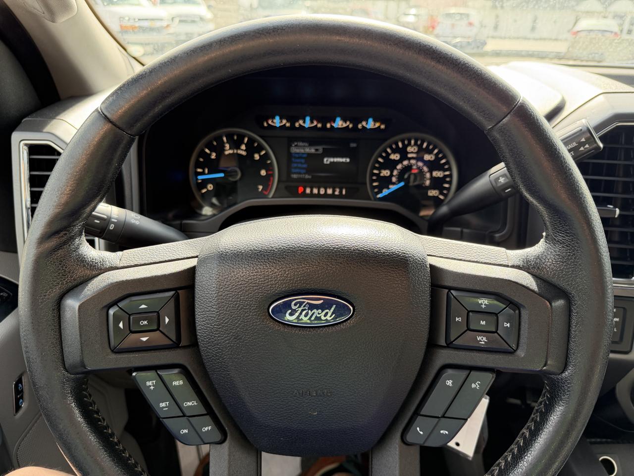 Ford F-150 4WD SuperCrew 145" XLT 2015