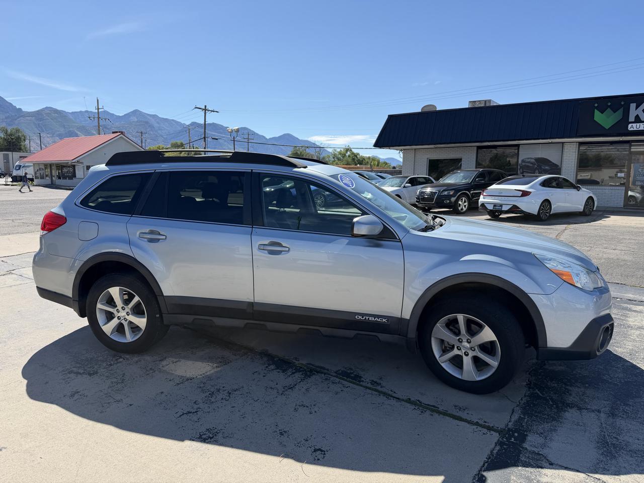 Subaru Outback 4dr Wgn H4 Auto 2.5i Limited 2014