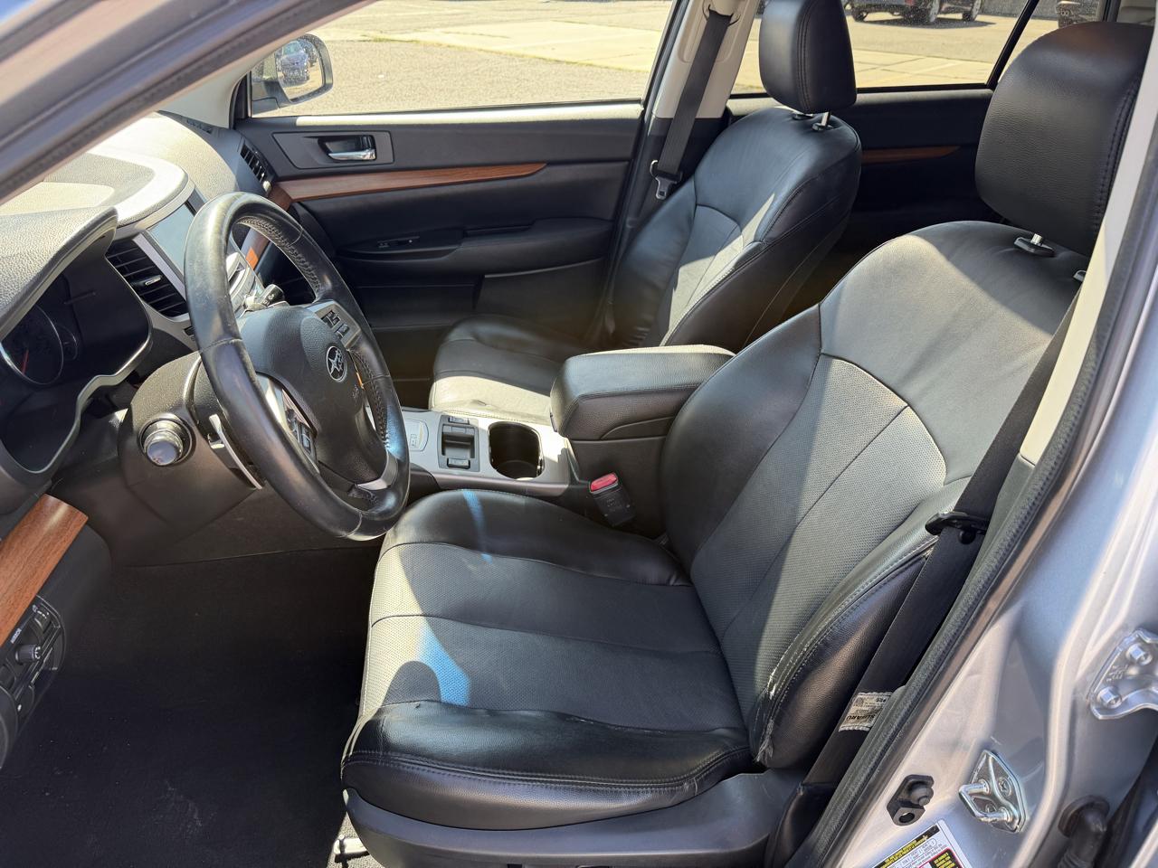 Subaru Outback 4dr Wgn H4 Auto 2.5i Limited 2014