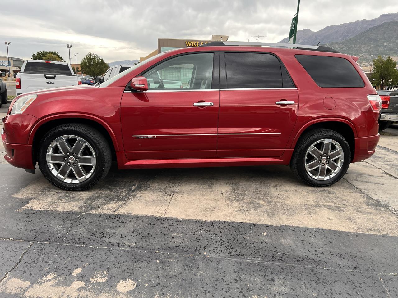 GMC Acadia FWD 4dr Denali 2012