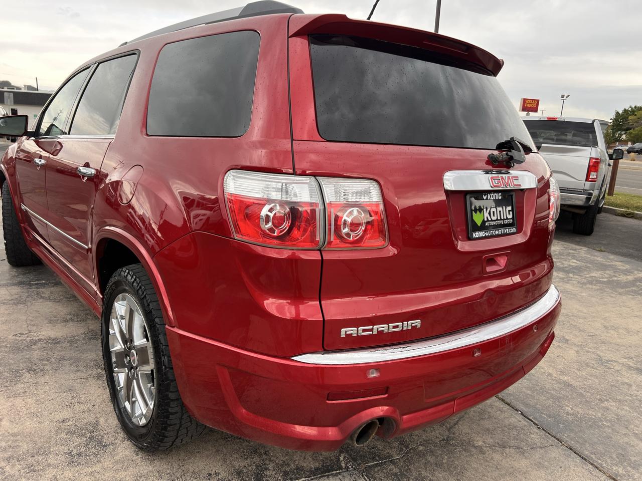 GMC Acadia FWD 4dr Denali 2012