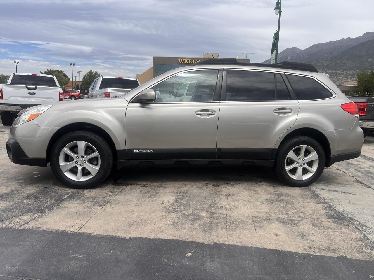 Subaru Outback 4dr Wgn H6 Auto 3.6R Limited 2014