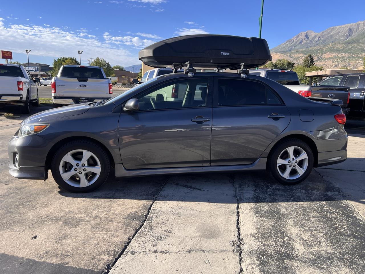 Toyota Corolla 4dr Sdn Auto LE (Natl) 2011