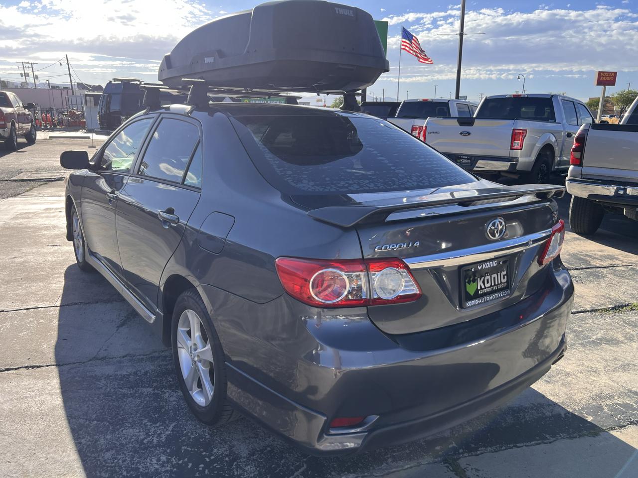 Toyota Corolla 4dr Sdn Auto LE (Natl) 2011