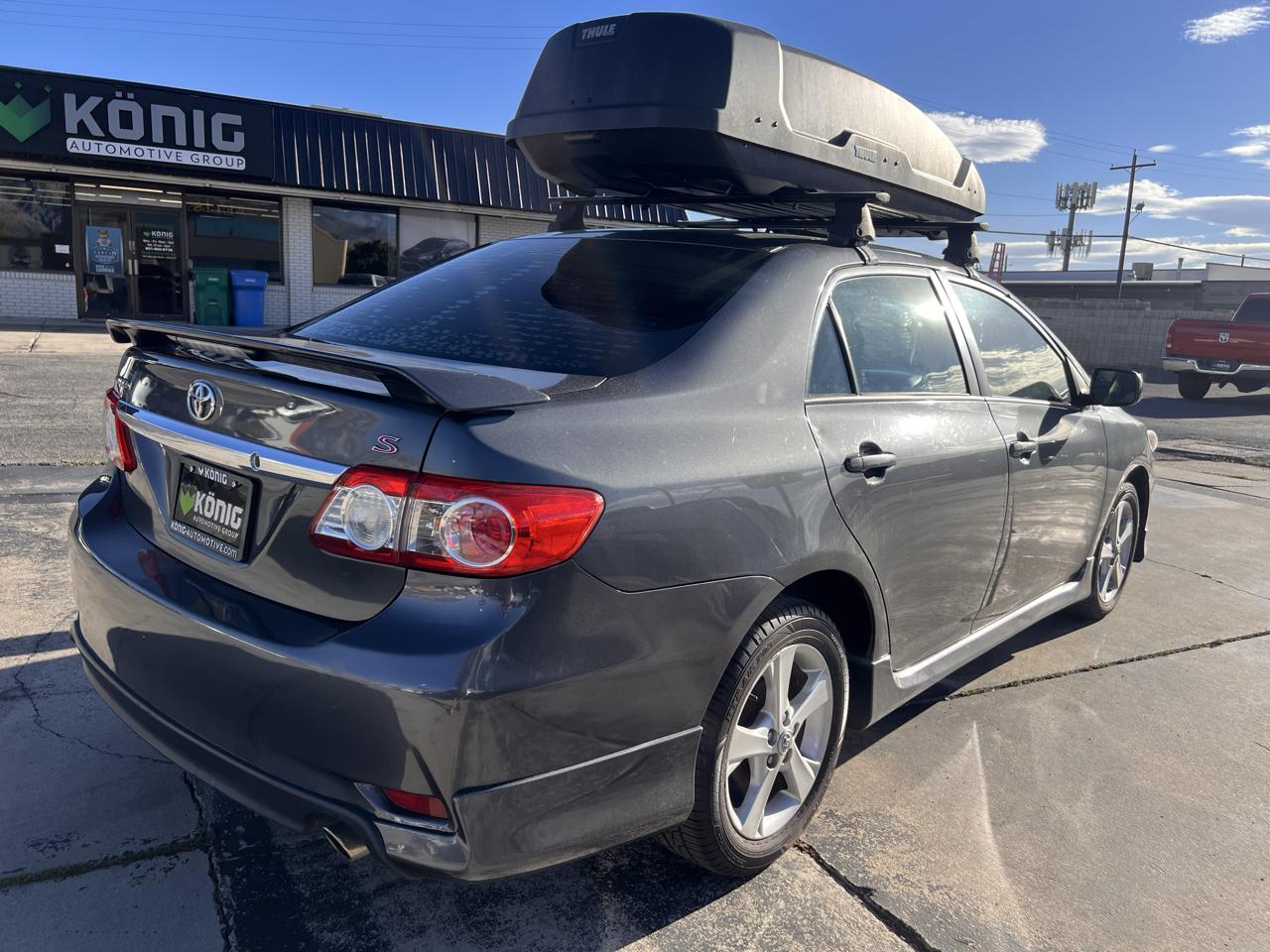 Toyota Corolla 4dr Sdn Auto LE (Natl) 2011