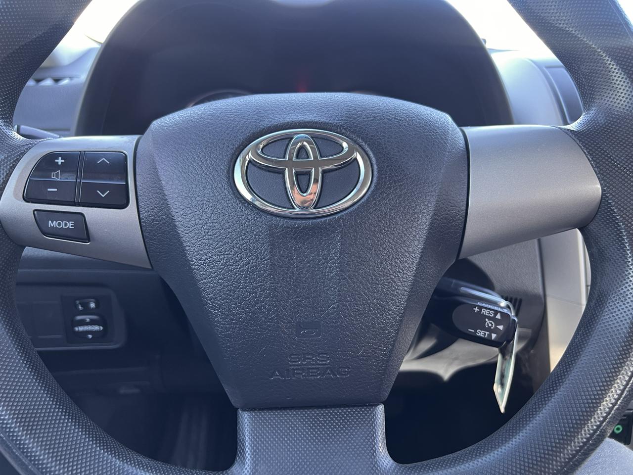 Toyota Corolla 4dr Sdn Auto LE (Natl) 2011
