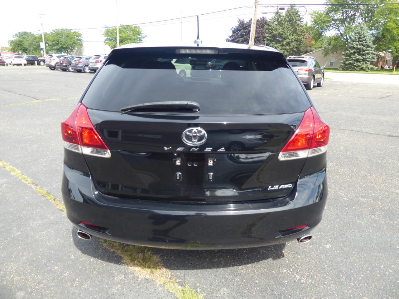 Toyota Venza LE V6 AWD 2014
