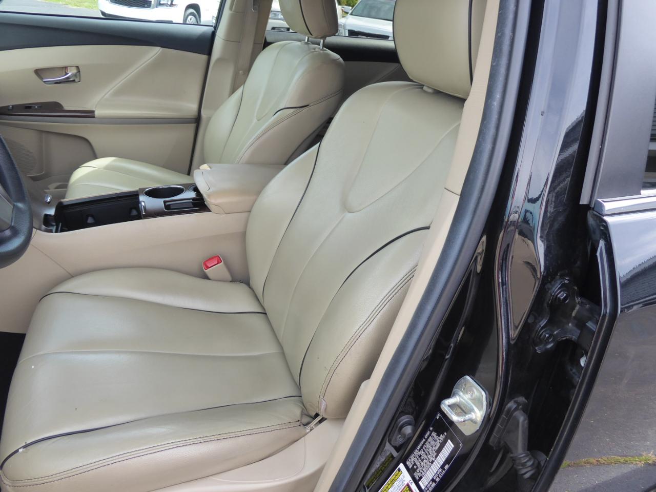 Toyota Venza LE V6 AWD 2014