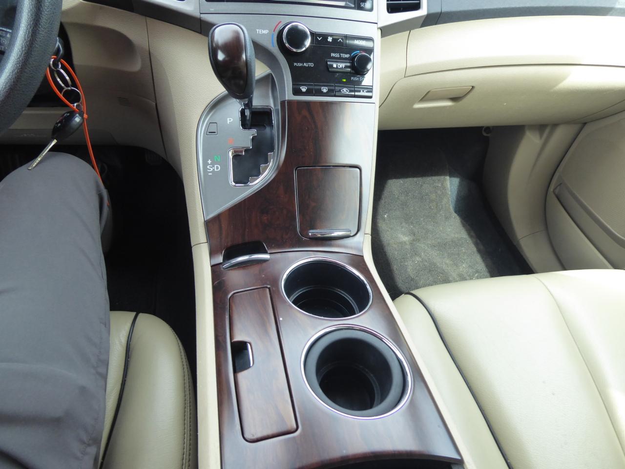Toyota Venza LE V6 AWD 2014
