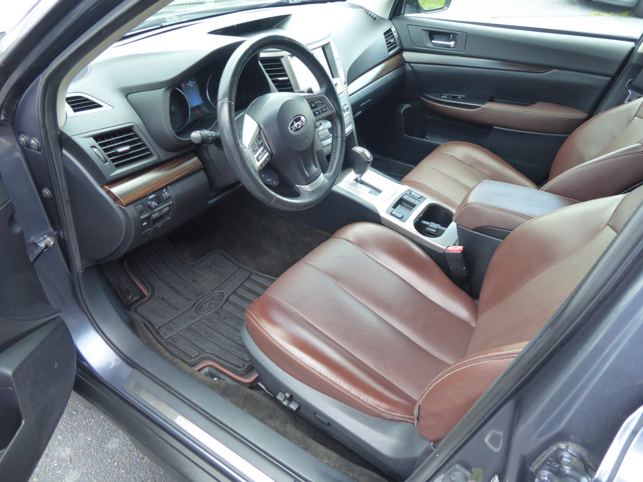 2014 Subaru Outback 2.5i Limited photo 7