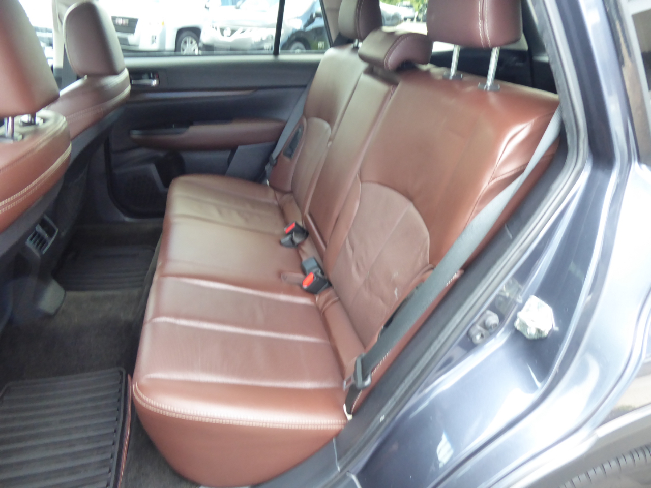 2014 Subaru Outback 2.5i Limited photo 9
