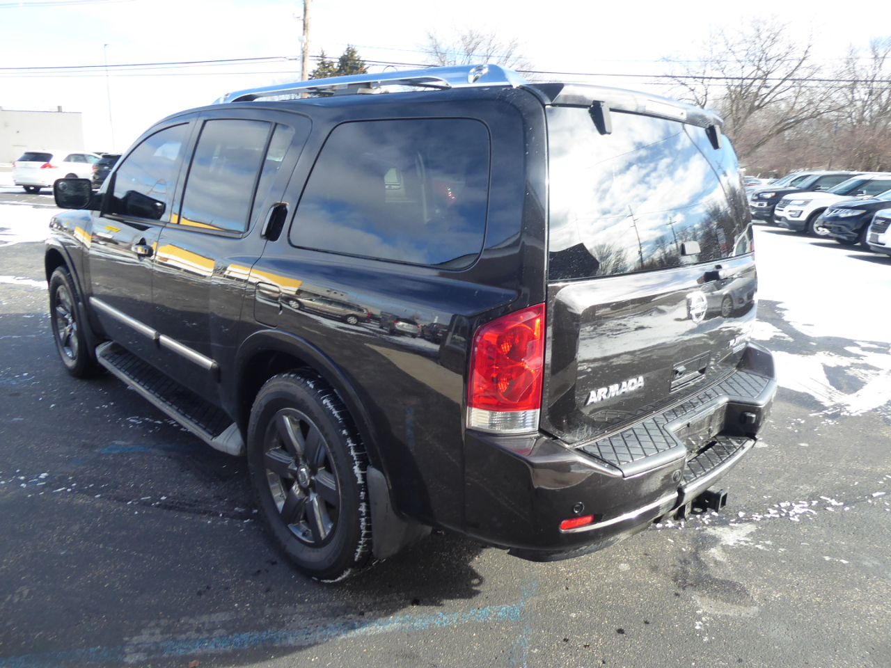 Nissan Armada Platinum 4WD 2013