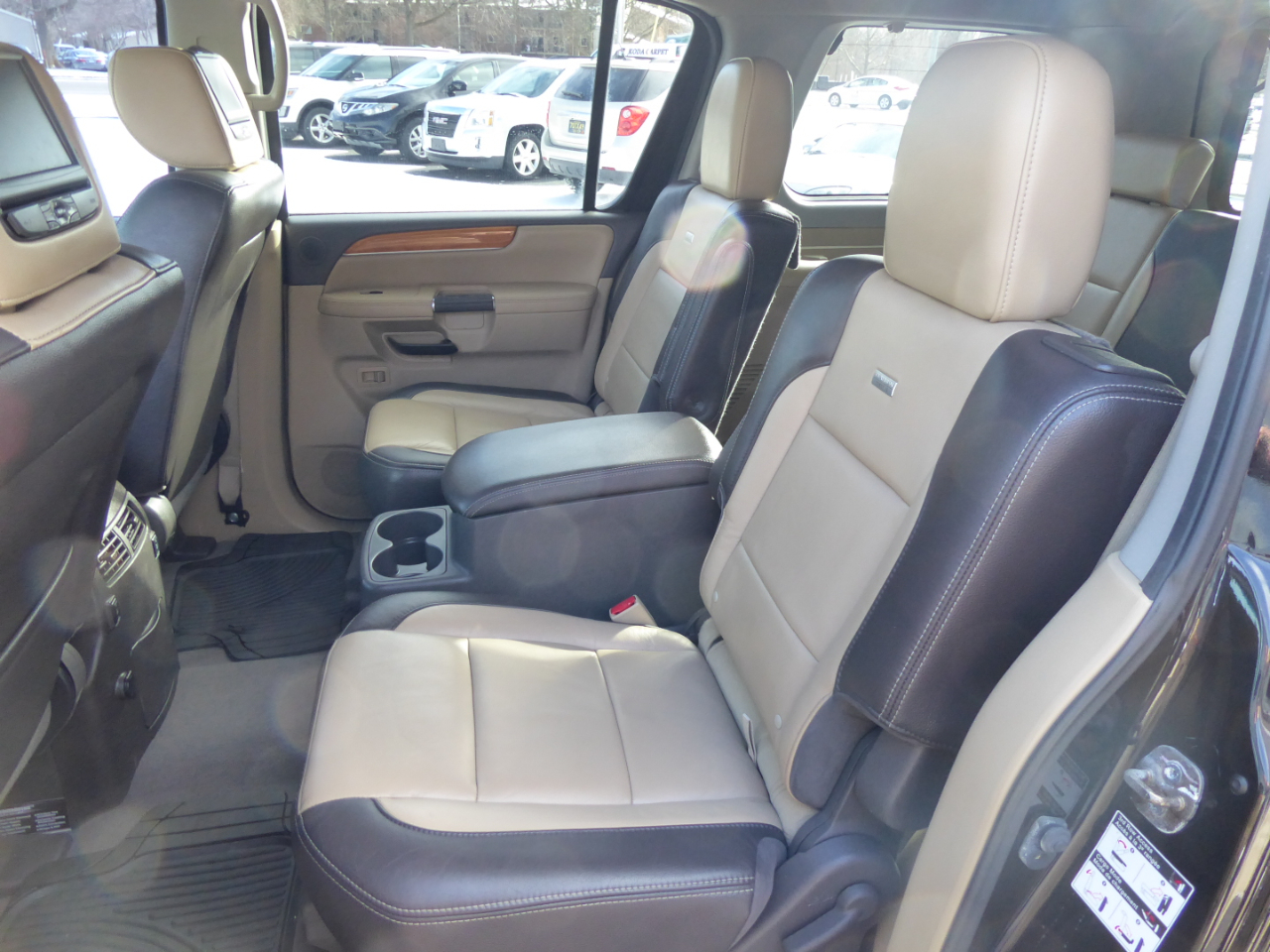 Nissan Armada Platinum 4WD 2013