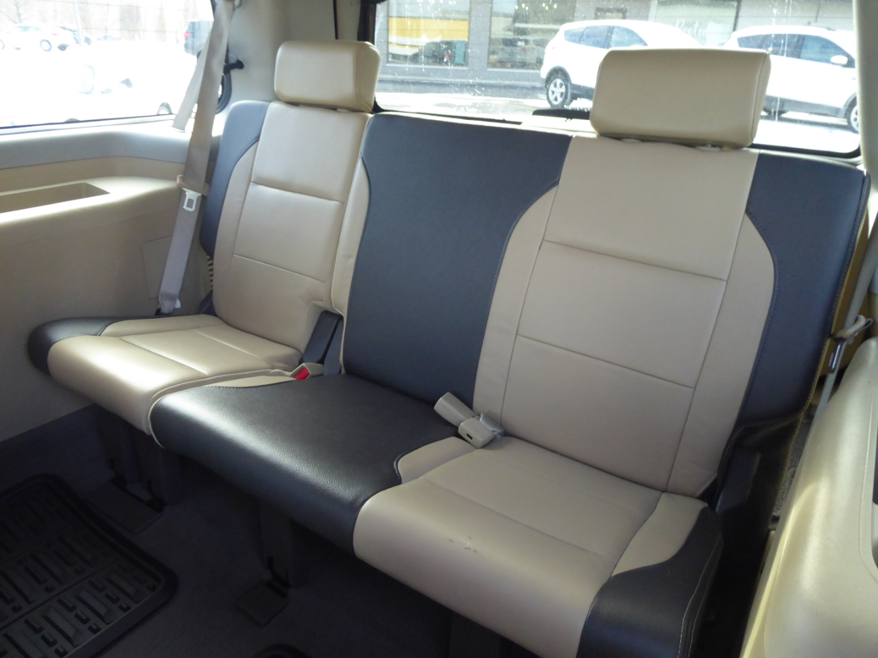 Nissan Armada Platinum 4WD 2013