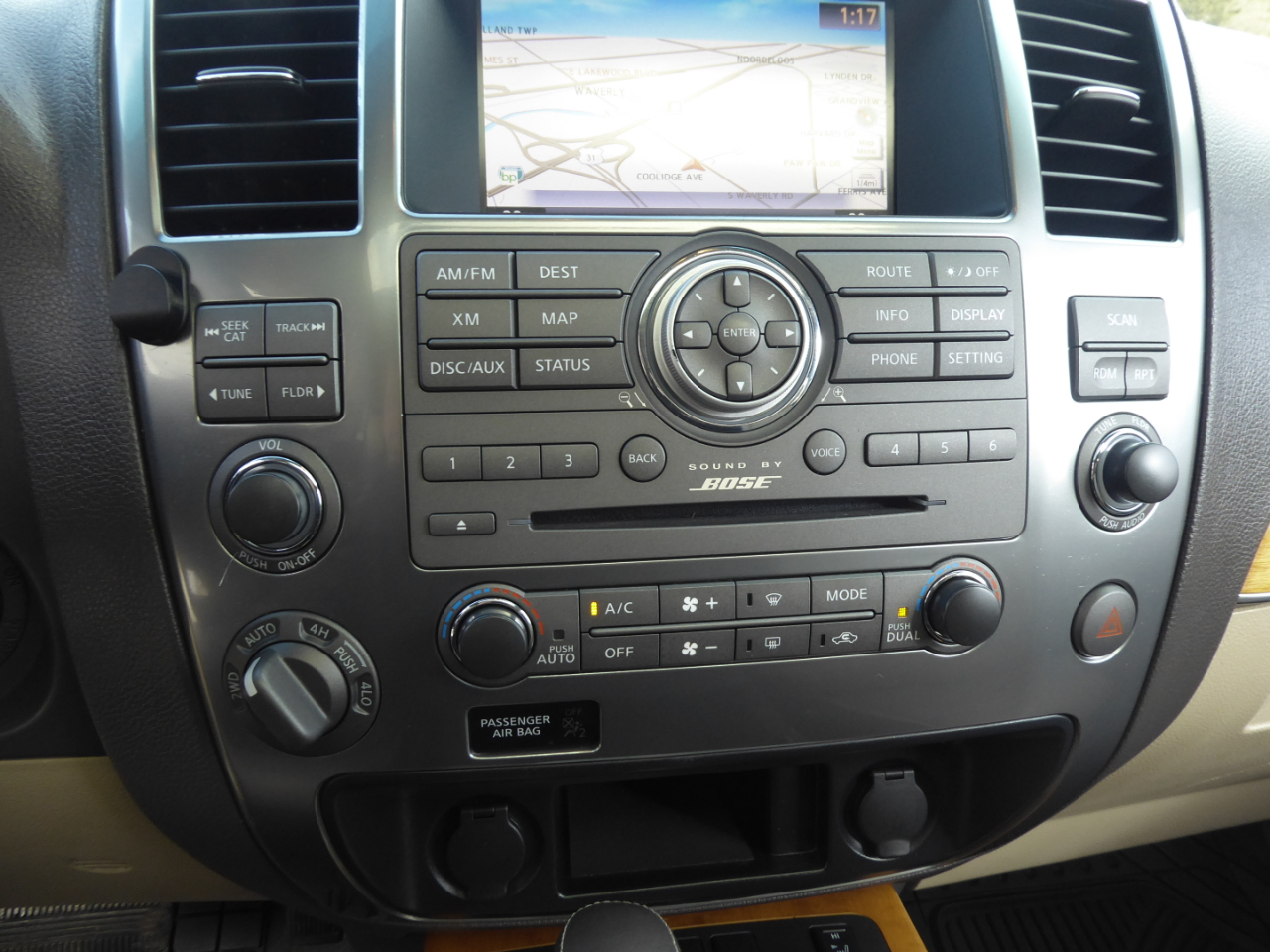 Nissan Armada Platinum 4WD 2013