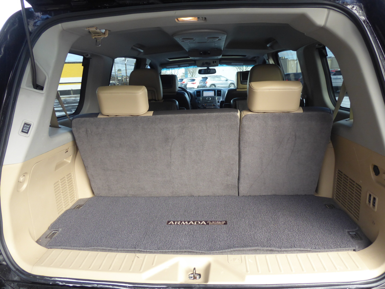 Nissan Armada Platinum 4WD 2013