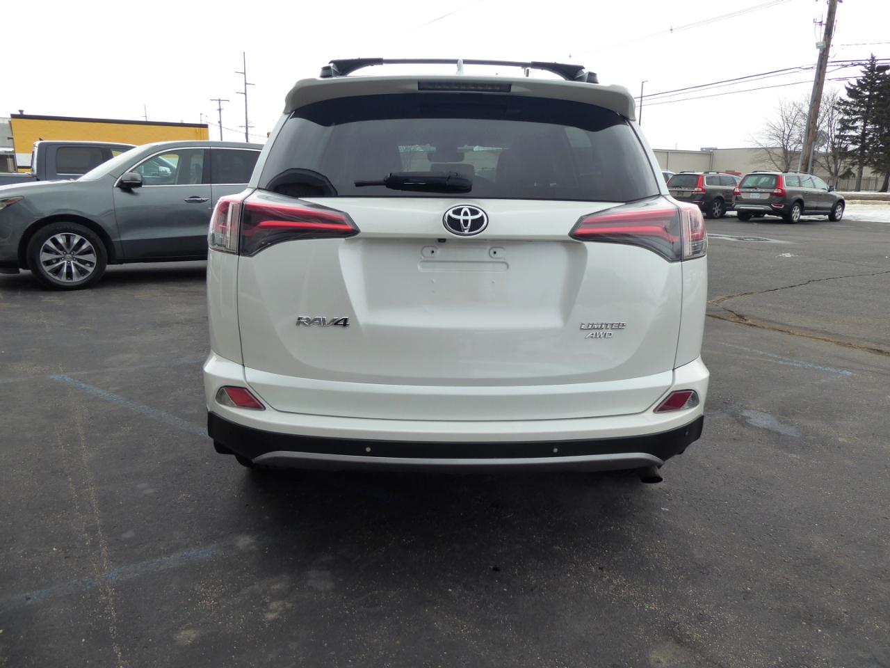 Toyota RAV4 Limited AWD 2017