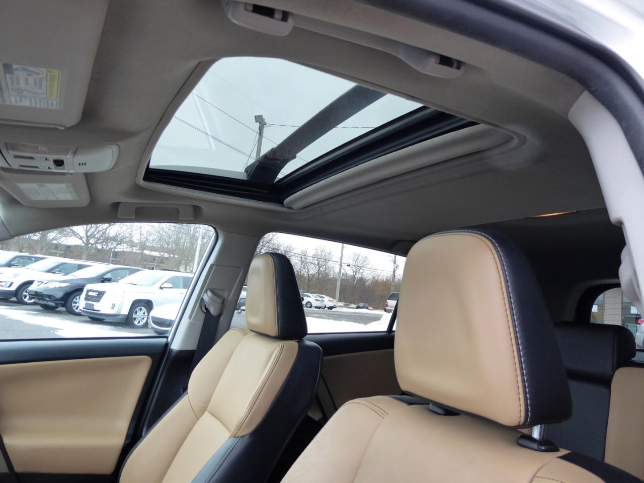 Toyota RAV4 Limited AWD 2017