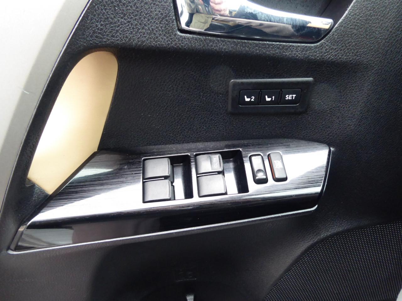 Toyota RAV4 Limited AWD 2017