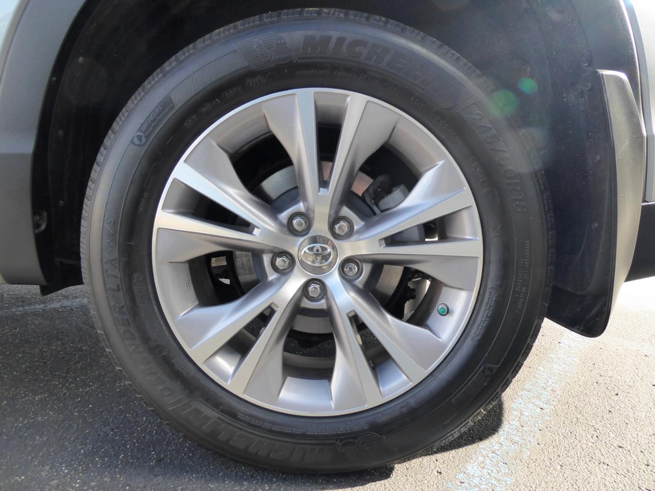 Toyota Highlander LE AWD V6 2015