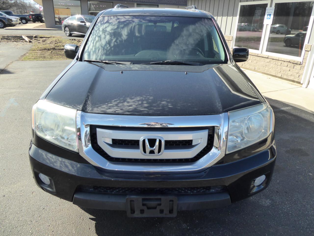Honda Pilot Touring 4WD 5-Spd AT with DVD 2011