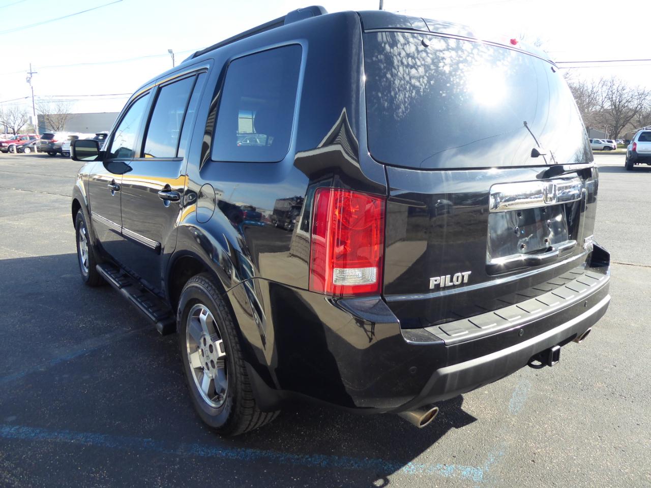 Honda Pilot Touring 4WD 5-Spd AT with DVD 2011