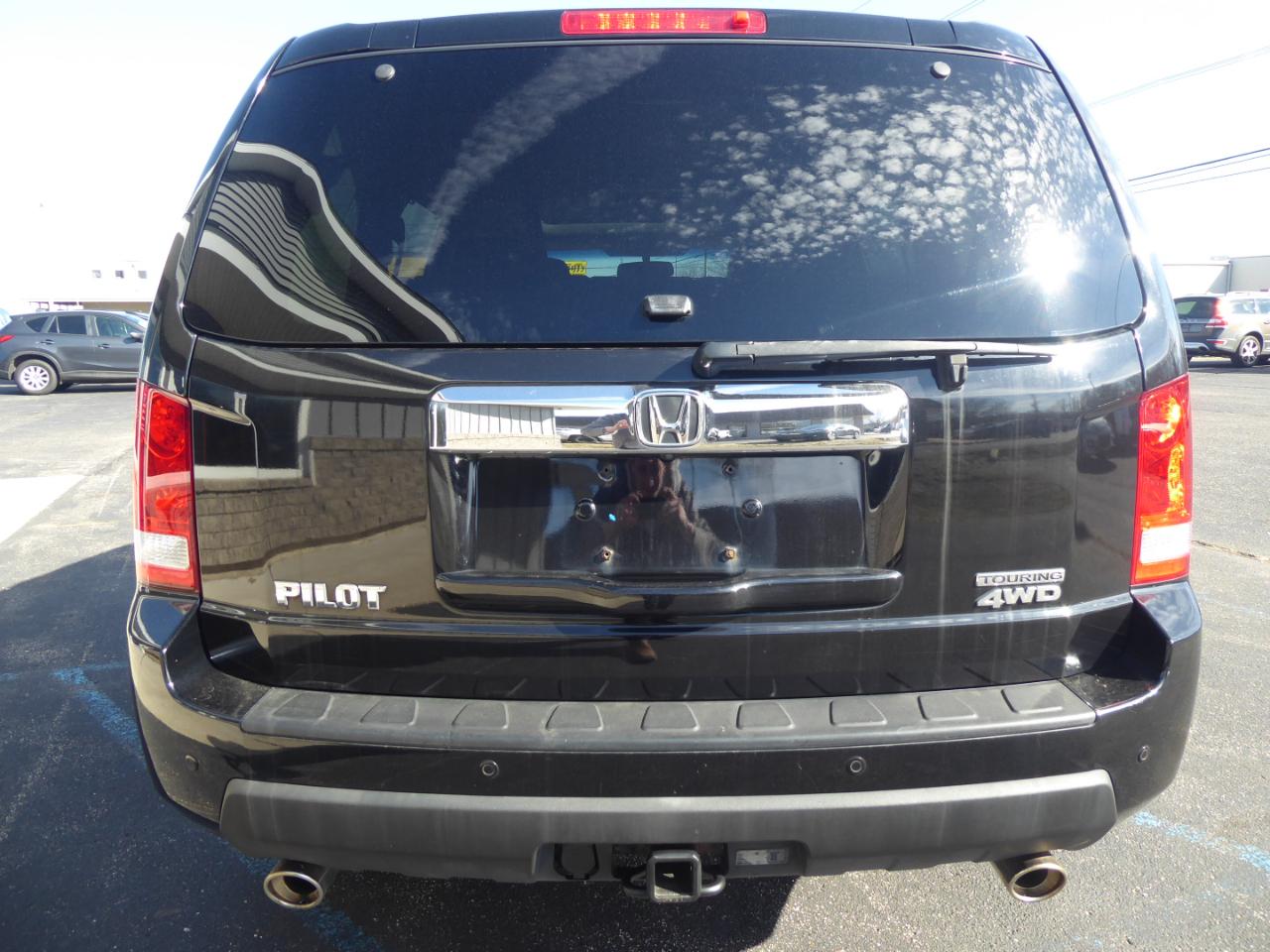 Honda Pilot Touring 4WD 5-Spd AT with DVD 2011
