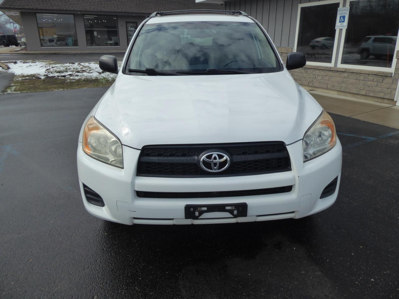 Toyota RAV4 Base I4 4WD 2012