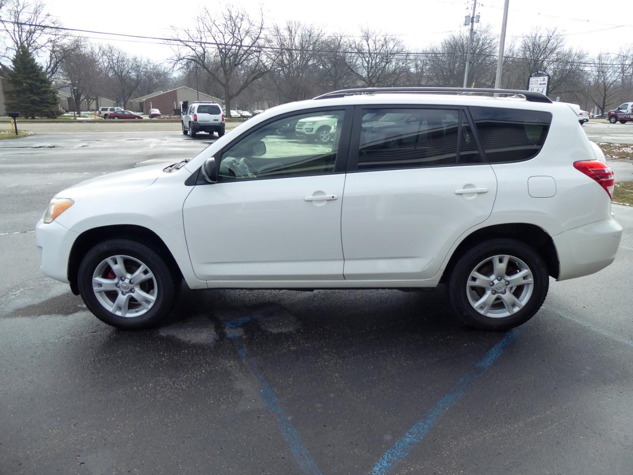 Toyota RAV4 Base I4 4WD 2012