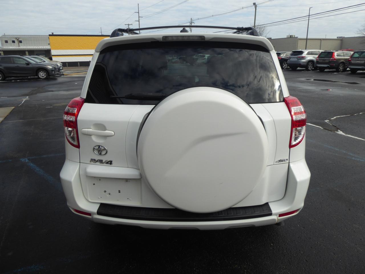 Toyota RAV4 Base I4 4WD 2012