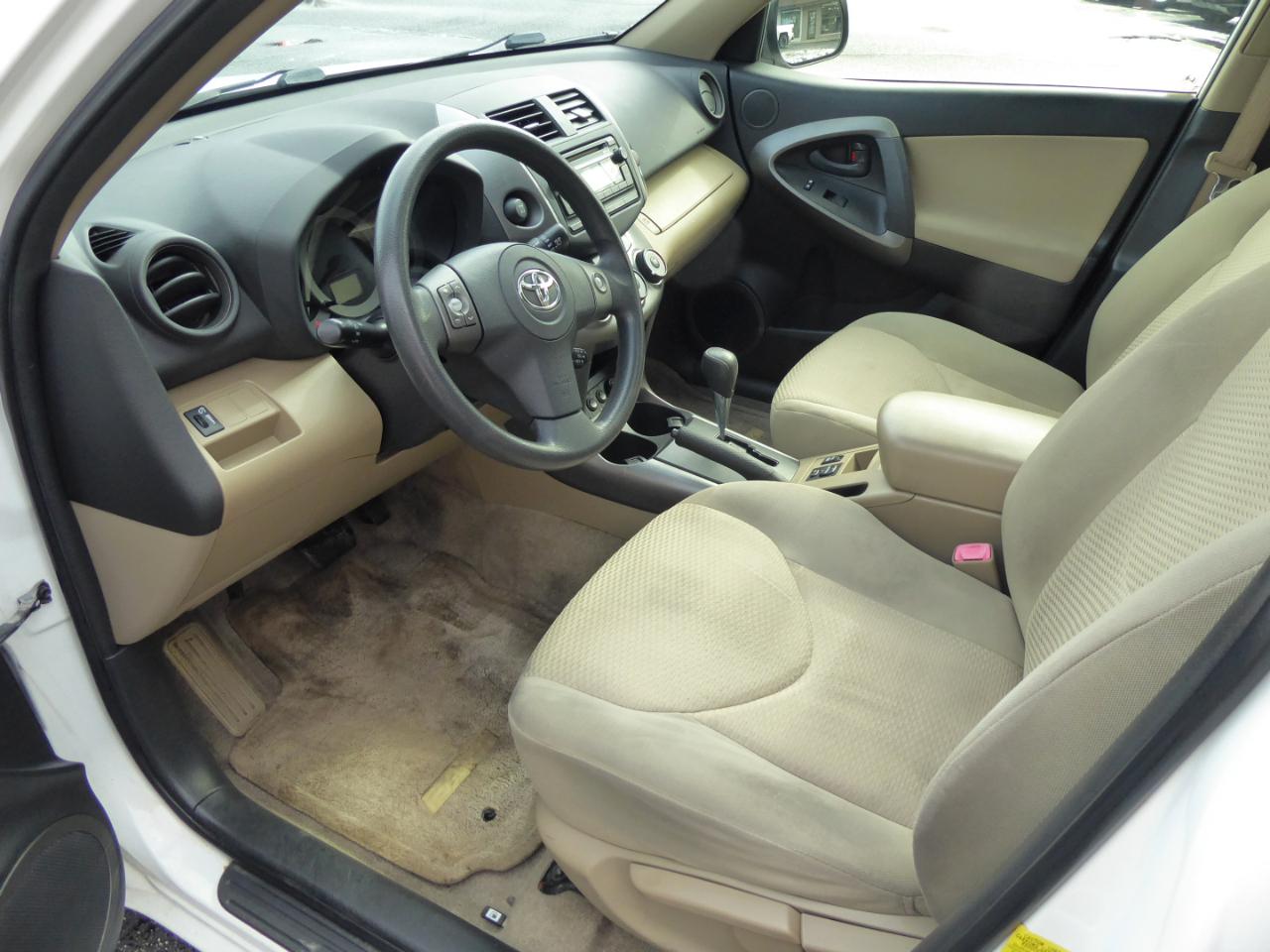 Toyota RAV4 Base I4 4WD 2012