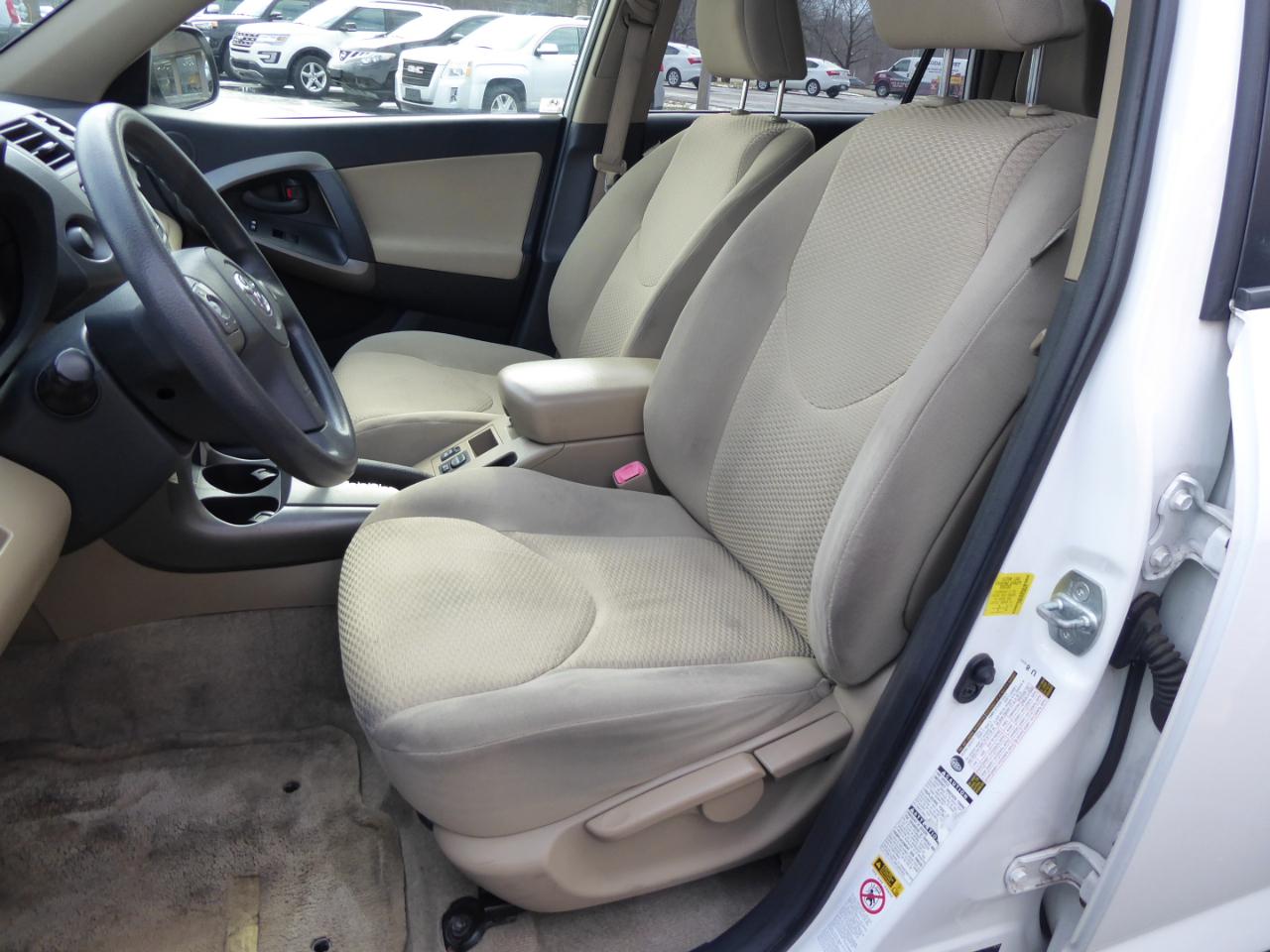 Toyota RAV4 Base I4 4WD 2012