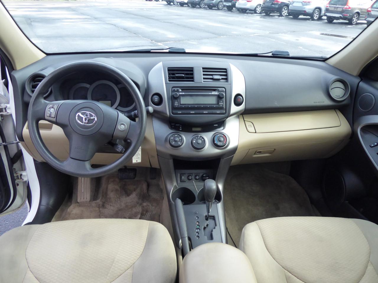 Toyota RAV4 Base I4 4WD 2012