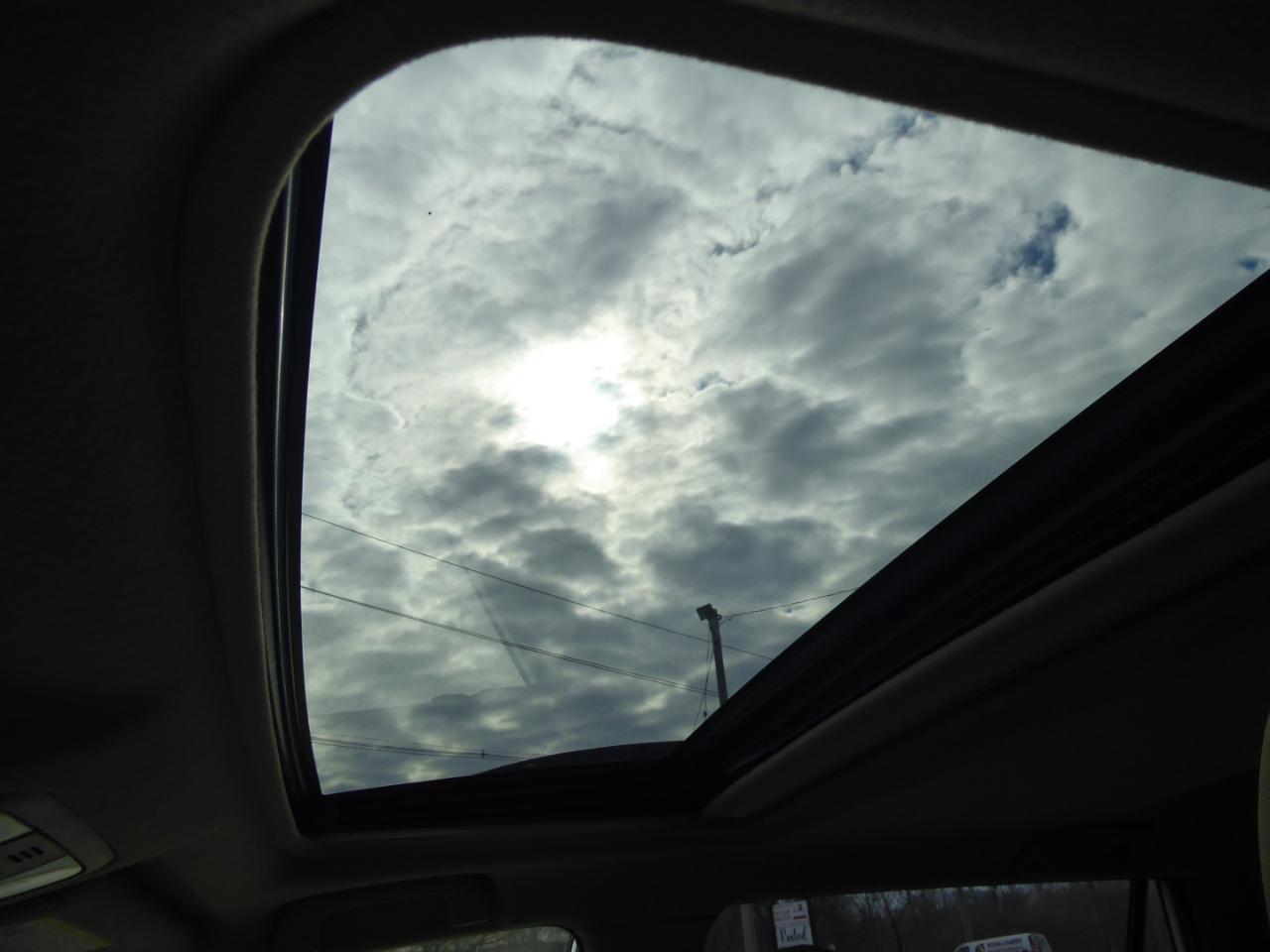 Toyota RAV4 Base I4 4WD 2012