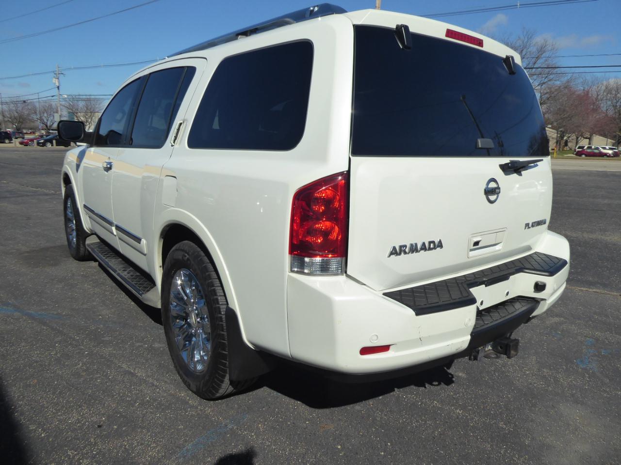Nissan Armada Platinum 4WD 2015